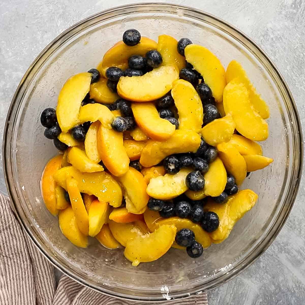 fresht fruit mixed with the rest of the filling ingredients.